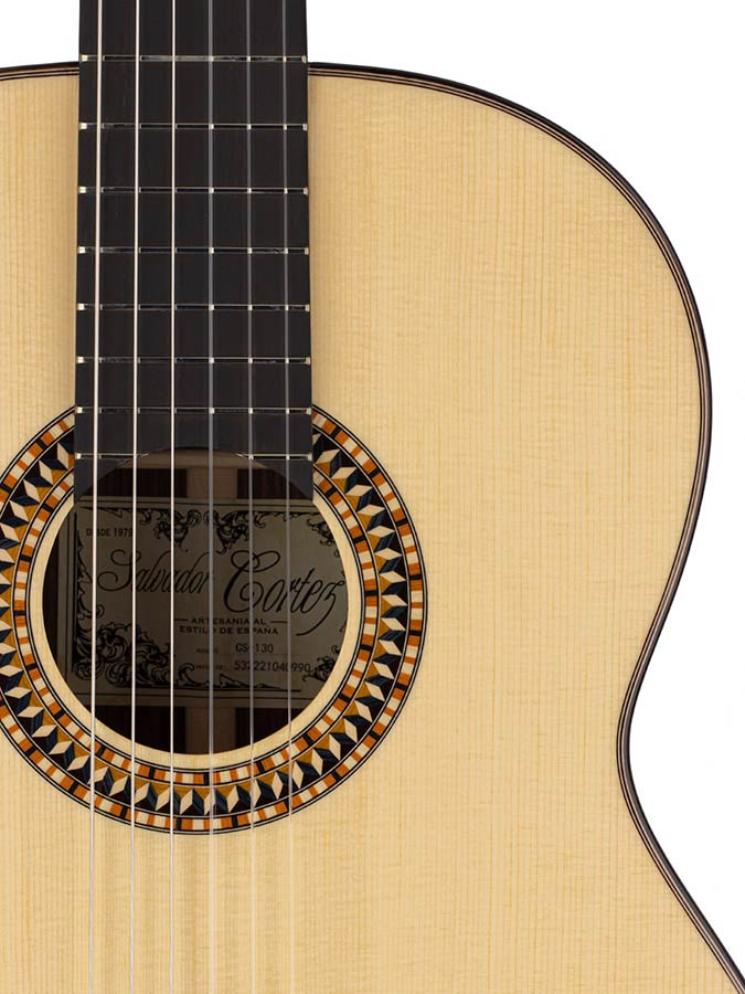 Salvador Cortez CS-130 Chitarra Classica con tastiera in ebano