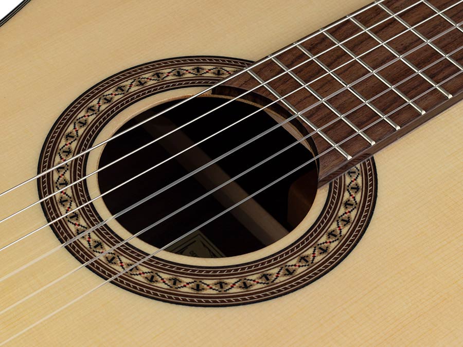Salvador Cortez Ilsa S Chitarra classica 4/4 ideale per il liceo musicale
