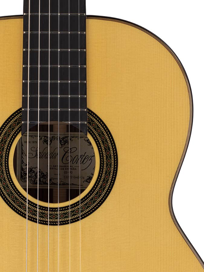 Salvador Cortez CS-80 Chitarra Classica con Top in Abete Europeo Massello