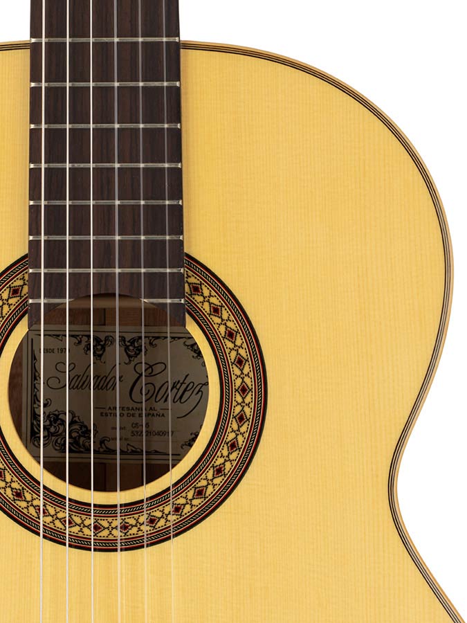 Salvador Cortez CS-65 Chitarra Classica Solid Top in Abete Europeo e Acero Fiammato
