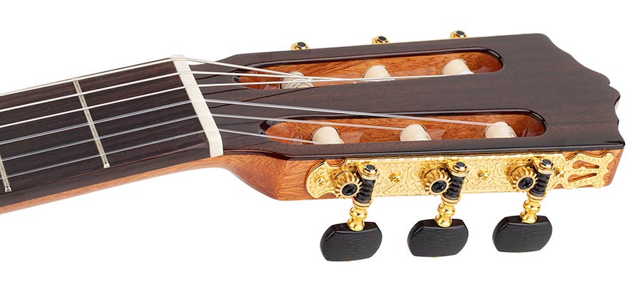 Salvador Cortez CC-60 Chitarra Classica con Top in Cedro Canadese Massello
