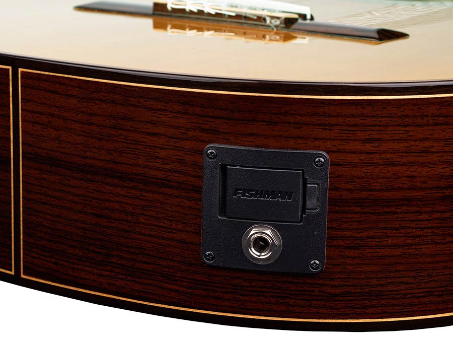 Salvador Cortez CS-60CE Chitarra Classica con Top in Abete Europeo Massello e Cutaway