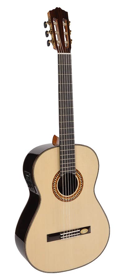 CS-130-E - Salvador Cortez - Chitarra Classica 4/4 Elettrificata All Solid Master con tavola in abete massello e fondo/fasce in palissandro indiano Fishman Presys Blend